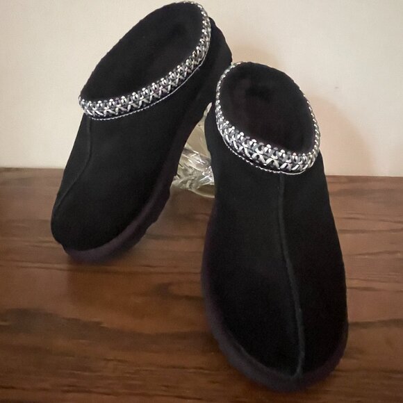 UGG Tasman Black Slippers Youth size 4, like new condition